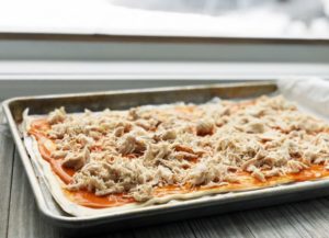 simple, easy and delicious healthy Buffalo Chicken Pizza recipe, buffalo chicken pizza, buffalo pizza, healthy pizza, buffalo chicken pizza recipe