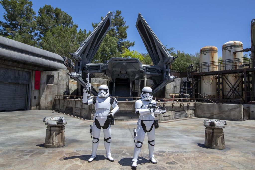 Olga's Cantina, Galaxy's Edge, Star Wars, Millenium Falcon, Kat Sakas Kettle, opening day, Disneyland May 31st, DIsney World, August 29, Walt Disney World, Disney Creator Days, Disney Parks, Disney Resorts, Disney Cruise
